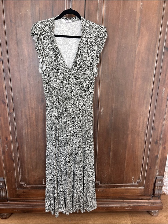 BB Dakota Dresses & Skirts - BB Dakota Steve Madden Black and White Leopard V-Neck Maxi Dress